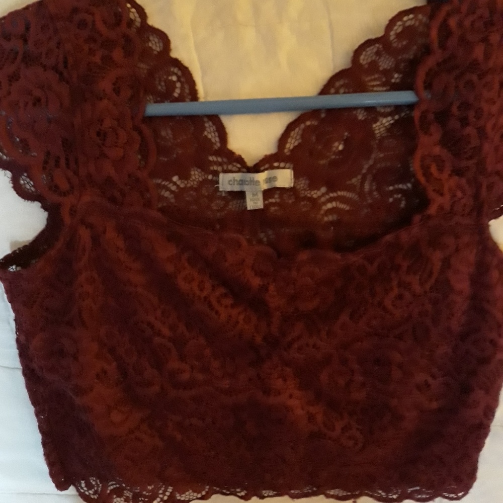 Sold10$ for all!! Lot of 4 size med cute crop tops